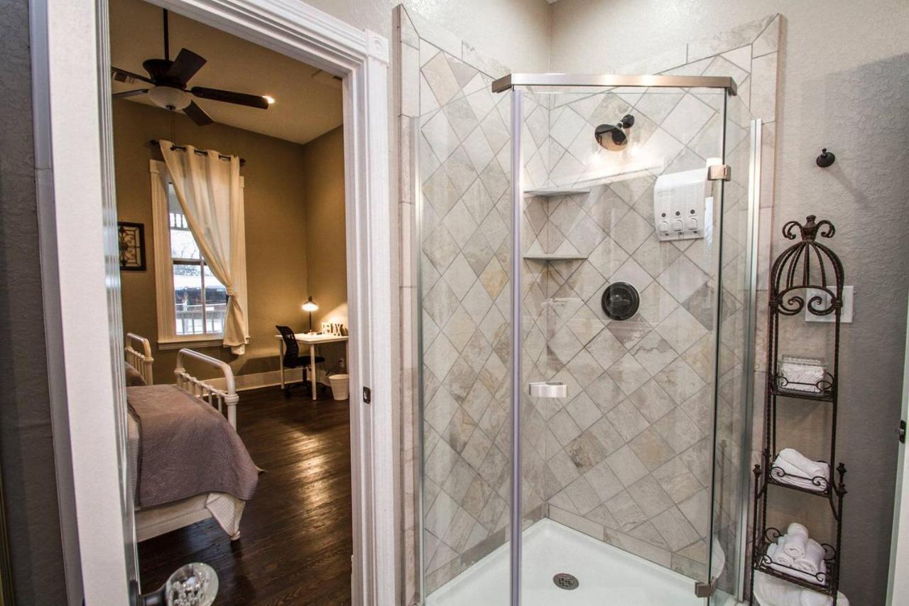 Wyoming St Restored Historic 2Br/1Ba Downtown سان أنطونيو المظهر الخارجي الصورة